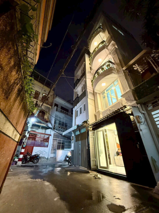 6.95 tỷ- bán nhà 5 tầng hẻm 5m Phan Xích Long- gần MT- 4PN 5WC full nội thất