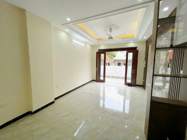 Bán Nhà Lĩnh Nam 50m 5 Tầng 5 Phòng Nhà Mới Giá 8.3 Tỷ Tặng Nội Thất