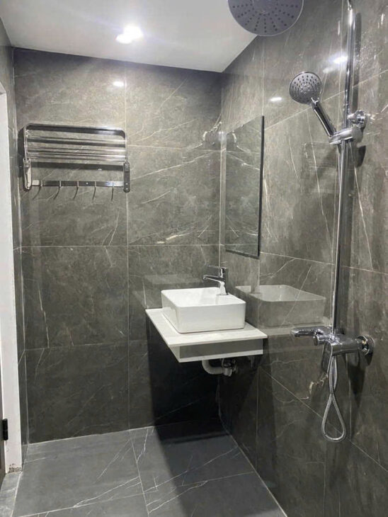 BÁN NHÀ MỚI ĐẸP PHỐ HUỲNH TẤN PHÁT-LONG BIÊN, 33M2,5 TẦNG,MẶT T IỀN 3.5M, 5.95 TỶ.