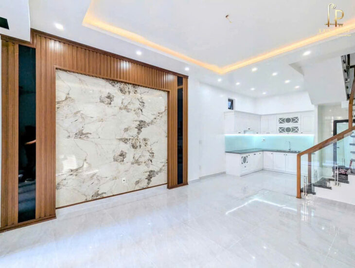 Bán nhà ngõ 633 Thiên Lôi, 42m 4 tầng, lô góc, mới tinh, ô.tô tận cửa, Giá 3.7 tỉ