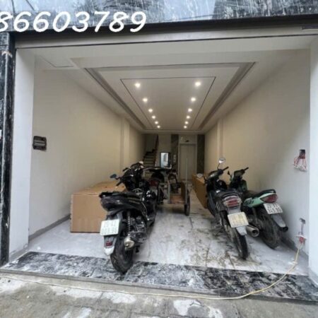 Cần Tiền bán gấp nhà tại tư đình long biên hà nội . nhà 7 tầng thang máy và đang hoàn thiện .