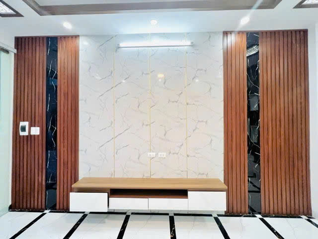 BÁN NHÀ RIÊNG PHỐ KIM QUAN- LONG BIÊN, 40M2,5 TẦNG,MẶT TIỀN 4M, 6.3 TỶ.