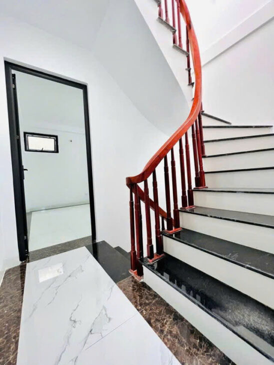 BÁN NHÀ RIÊNG PHỐ KIM QUAN- LONG BIÊN, 40M2,5 TẦNG,MẶT TIỀN 4M, 6.3 TỶ.