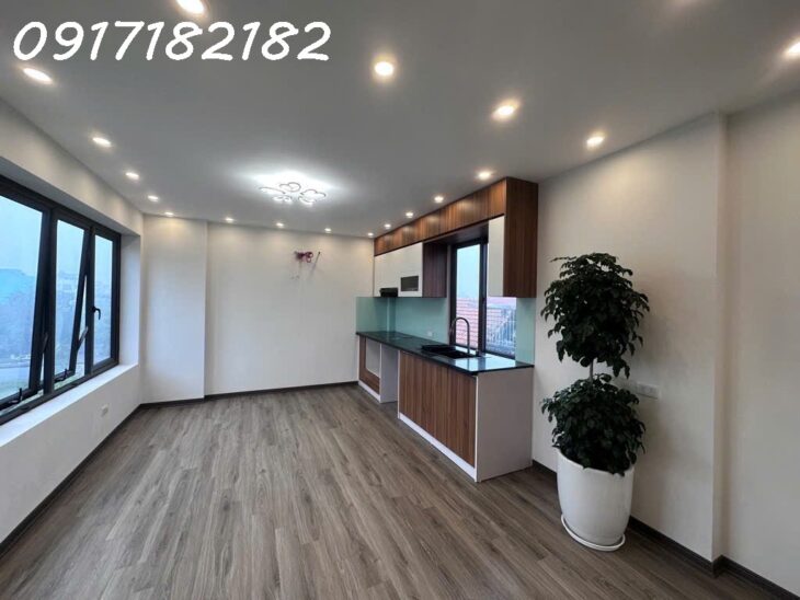 SIÊU HIẾM VỊ TRÍ VÀNG NGỌC THỤY LONG BIÊN. -HAI BƯỚC RA Ô TÔ TRÁNH THOÁNG TRƯỚC SAU THANG MÁY