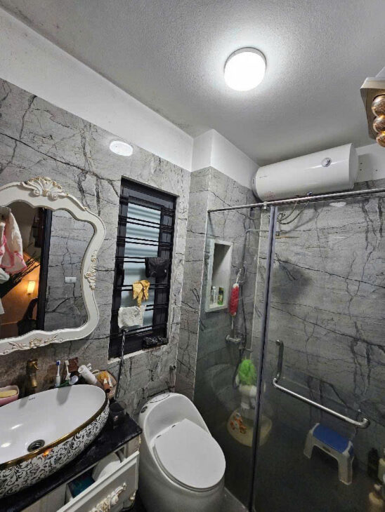 BÁN NHÀ BỒ ĐỀ 65M2* 5 TẦNG* 11.5 TỶ, KINH DOANH, Ô TÔ ĐỖ CỬA.