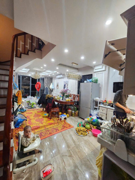 BÁN NHÀ BỒ ĐỀ 65M2* 5 TẦNG* 11.5 TỶ, KINH DOANH, Ô TÔ ĐỖ CỬA.