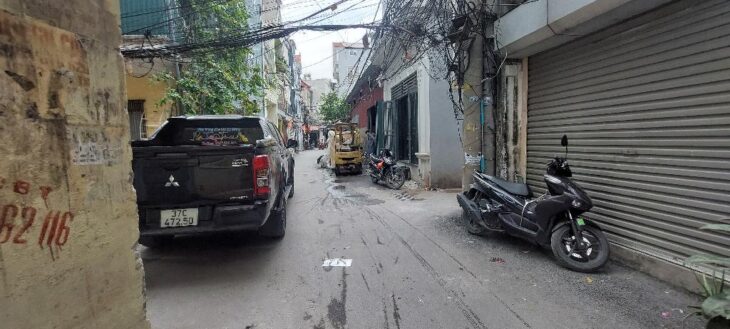 Bán nhà : Tựu liệt, 35m2, 5 tầng, vị trí đẹp, cách BX Nước ngầm 1km. GIÁ 5.1 TỶ