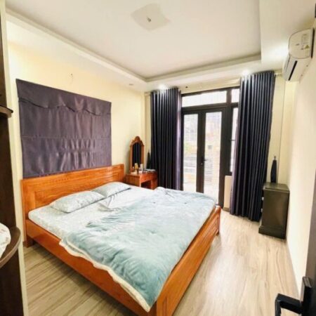 Bán nhà Hoàng Mai giá 9.85 tỷ, 36m2, 5 tầng, mặt tiền 3.5m