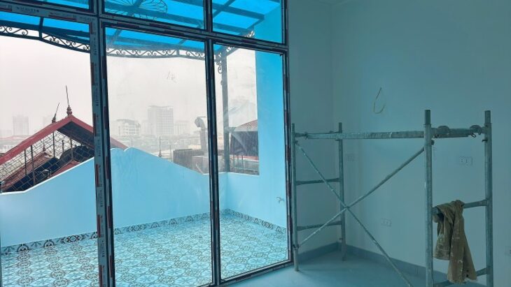 BÁN NHÀ VIP TRẦN QUỐC HOÀN, CẦU GIẤY 40M, 5T, THANG MÁY, MT 4M, OTO TRÁNH, 17 TỶ. 0937651883.