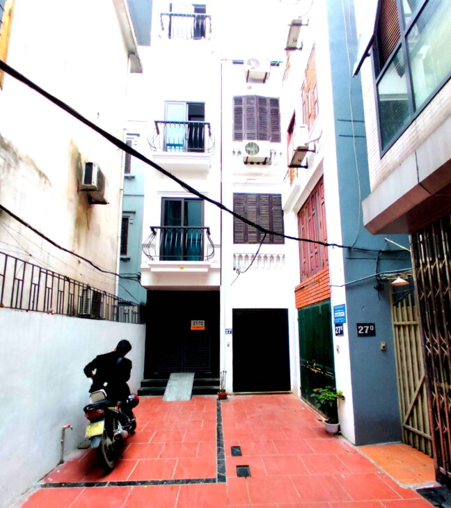 Chính chủ bán gấp nhà ngõ ô tô, kinh doanh, 213 Giáp Nhất, Thanh Xuân. DT: 42 m2 5 tầng, MT 5m.