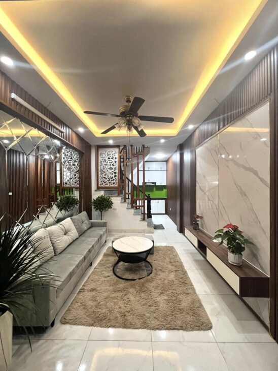 NHÀ ĐẸP PHÂN LÔ OTO CON ĐỖ RẤT GẦN – FULL NỘI THẤT – TIỆN ÍCH NGẬP TRÀN – AN SINH TỐT