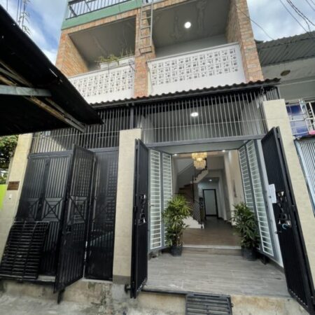 TX43 – 1 sẹc- hẻ 110 NHÀ SIÊU ĐẸP 45M2 – 3PN- SÂN THƯỢNG- sát BỜ SÔNG VÀM THUẬT 2,780 TỶ