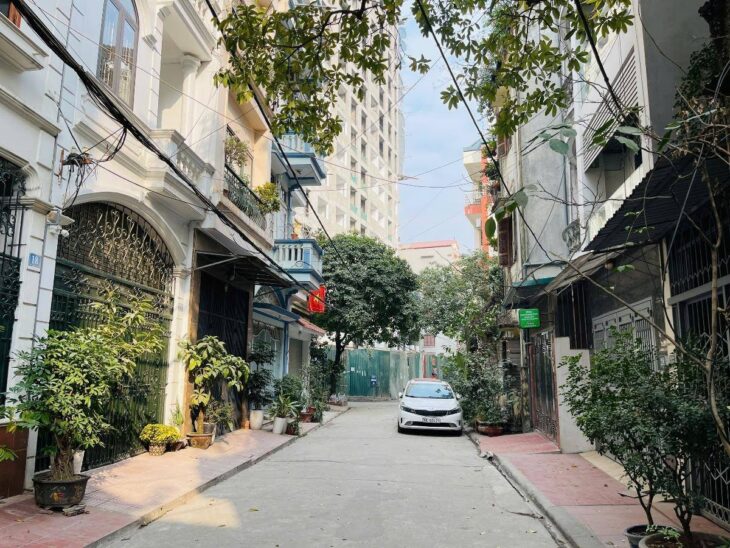 BÁN NHÀ PHÙNG CHÍ KIÊN – CẦU GIẤY – 38M2 x 5T – MT 3.2M – 7.8 TỶ – Ô TÔ ĐỖ CỬA – FULL NỘI THẤT