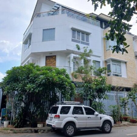 BIỆT THỰ 2 MẶT TIỀN ĐẸP LUNG LINH QUẬN 2