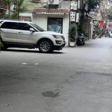 Hiếm! Hoàng Văn Thái ngõ thông phân lô ô tô vào nhà 45m2.MTx4m ở ngay