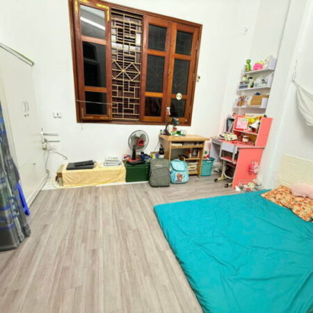 Chính chủ bán gấp nhà ngõ 211 Phố Khương Trung, Thanh Xuân. DT 45 m2, 4 tầng, MT 4,5 m. 7,4 tỷ.