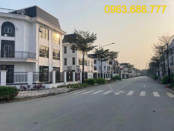 Bán BT Hud Mê Linh,300m,17 tỷ,2 thoáng,sau view công viên