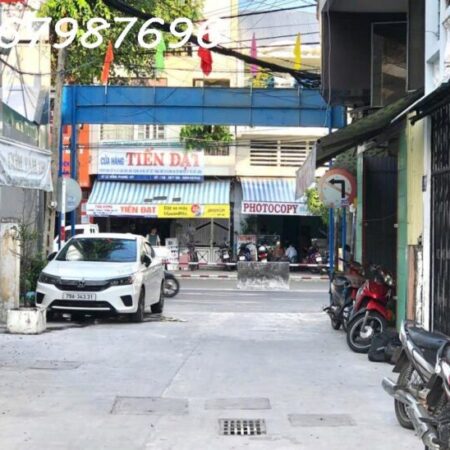 Bán nhà 3 tầng Đường Lê Hồng Phong – Nha Trang đường ô tô cách biển 1km.