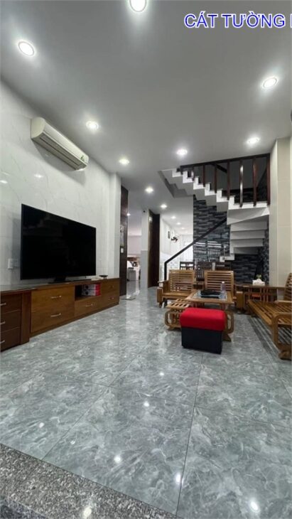 Bán nhà 5 Tầng có Thang Máy,( 4x21m), Âu Cơ, Phường 9, Gần Cư Xá Lữ Gia.