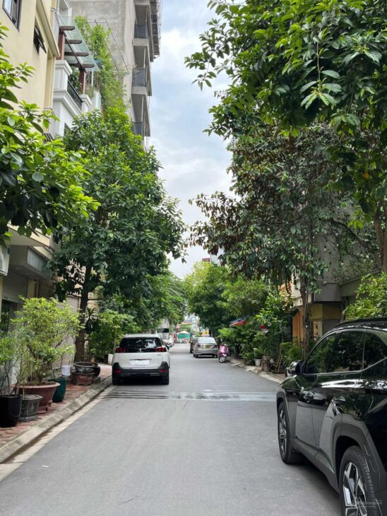 Bán gấp mảnh đất 10x10m, diện tích 102m2 thổ cư vuông như bánh chưng, ngõ ô tô tránh trung tâm quận