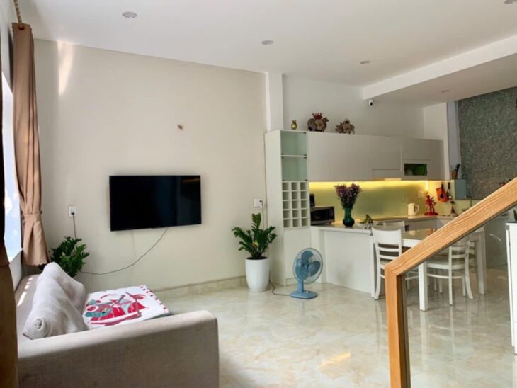 Bán nhà 3 tầng Sơn Trà, khu dân cư đông đúc, vị trí đẹp, cách biển 800m chỉ nhỉnh 3 tỷ.