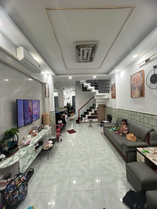 CHỈ 7.6 TỶ, BÁN GẤP NHÀ GẦN MẶT TIỀN HXH PHẠM THẾ HIỂN P4Q8, DT 40M2- 3.7 X 14M- 3 TẦNG