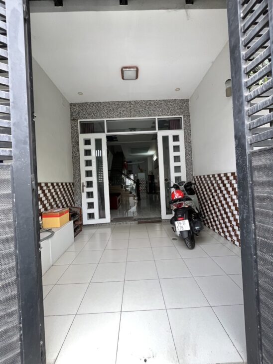 SIÊU PHẨM DƯƠNG BÁ TRẠC , HẺM 2 XE TẢI TRÁNH NHAU , Ô TÔ ĐẬU TRƯỚC CỬA HOẶC NGỦ TRONG NHÀ .