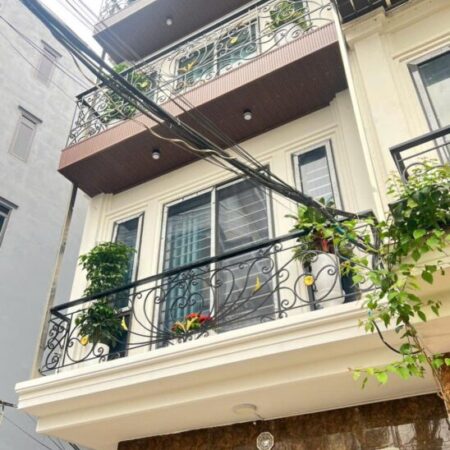 Bán nhà: Ngọc Hồi, 40m2, 5 tầng,tô đỗ cửa, lô góc, vị trí đẹp. cách bx Nước Ngầm 0.5km. hơn 7 tỷ