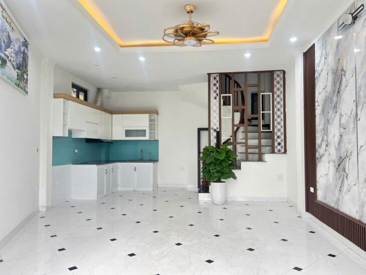 Bán Nhà Tựu Liêt: 33m2, 5 tầng, lô góc, vị tri đẹp, 4.2 TỶ