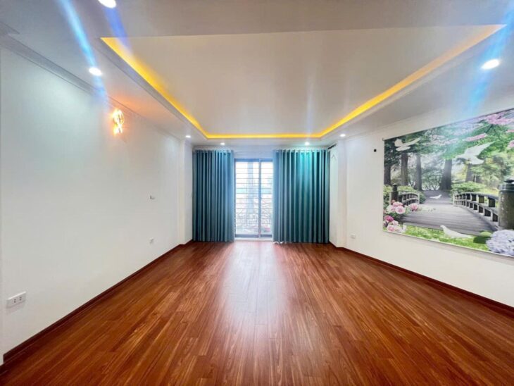 Bán Nhà Tựu Liêt: 33m2, 5 tầng, lô góc, vị tri đẹp, 4.2 TỶ