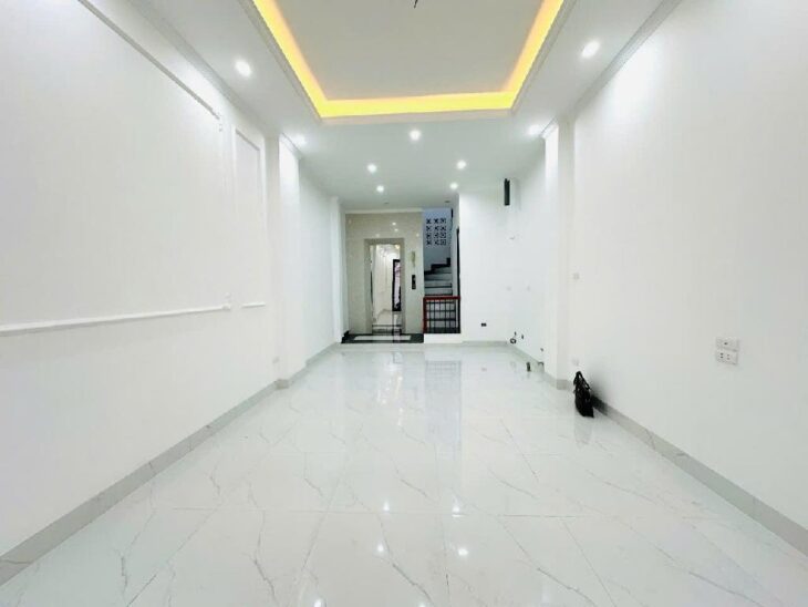 Bán nhà Định Công Thượng – 35m – 5 Tầng – Thang Máy – 20m ra mặt Phố ô tô Tránh – Nhỉnh 8 Tỷ