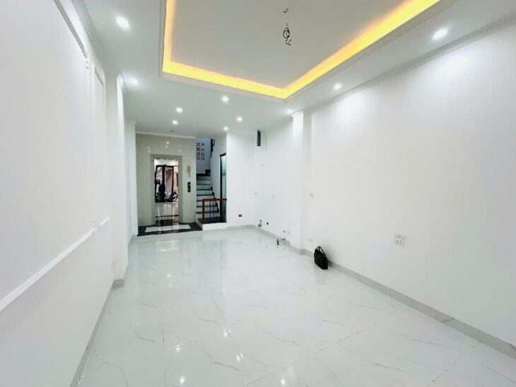 Bán nhà Định Công Thượng – 35m – 5 Tầng – Thang Máy – 20m ra mặt Phố ô tô Tránh – Nhỉnh 8 Tỷ