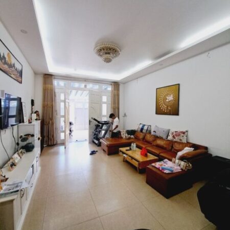 Bán nhà 100m2, 3 tầng, 3PN, 4WC, Q.9, Thủ Đức, 7.5 tỷ, sổ hồng