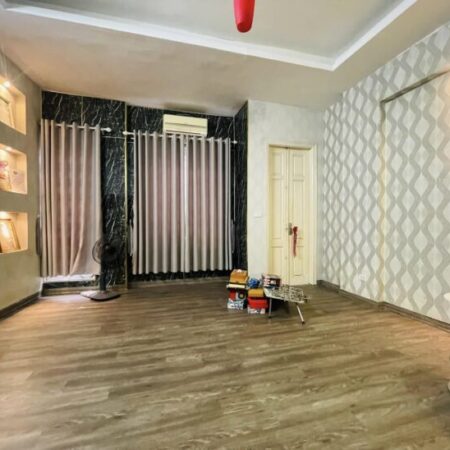 SIÊU PHẨM DƯƠNG QUẢNG HÀM, CẦU GIẤY, 50M, 6T, MT 5.5M, PHÂN LÔ, OTO, Ở SƯỚNG, 16 TỶ. 0937651883.