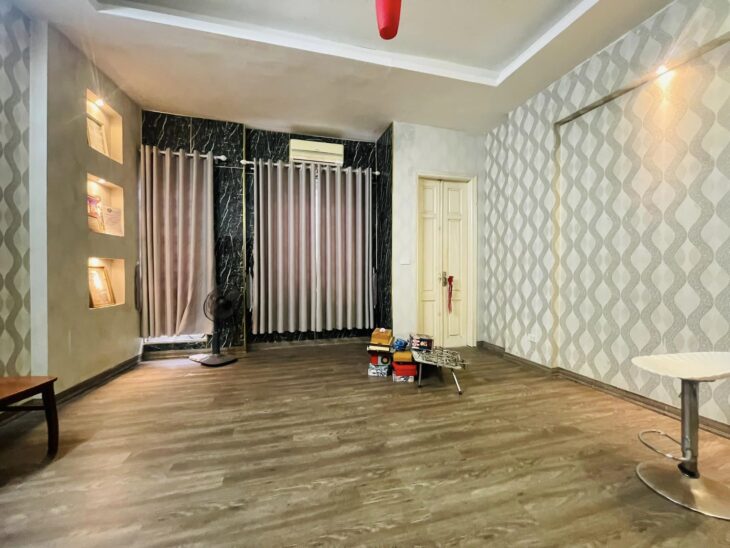 SIÊU PHẨM DƯƠNG QUẢNG HÀM, CẦU GIẤY, 50M, 6T, MT 5.5M, PHÂN LÔ, OTO, Ở SƯỚNG, 16 TỶ. 0937651883.