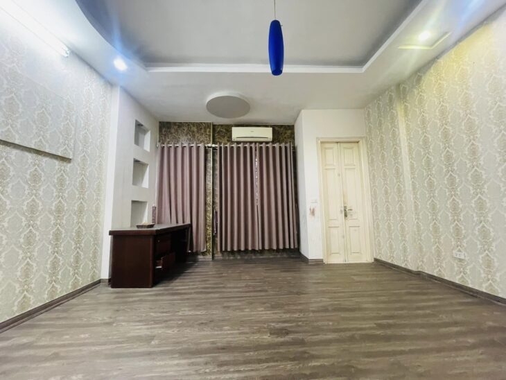 SIÊU PHẨM DƯƠNG QUẢNG HÀM, CẦU GIẤY, 50M, 6T, MT 5.5M, PHÂN LÔ, OTO, Ở SƯỚNG, 16 TỶ. 0937651883.