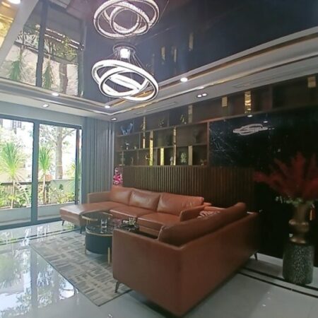 Bán nhà mặt phố Q.9, DT 110m², 5 tầng, 14.9 tỷ, sổ hồng