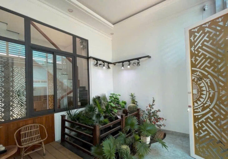 NHÀ ĐẸP CHÍNH CHỦ – Vị Trí Tại : Hẻm rông 2m4 – Số nhà 61 Trần Quang Diệu – Phường Thống Nhất – Gia