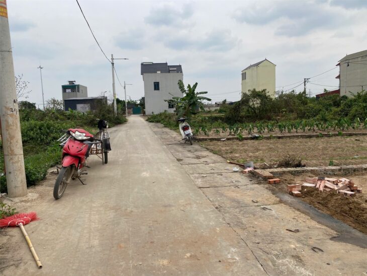 CC bán đất lô góc Quang Minh 50m,giá đầu tư,lô góc đẹp,ô tô tránh