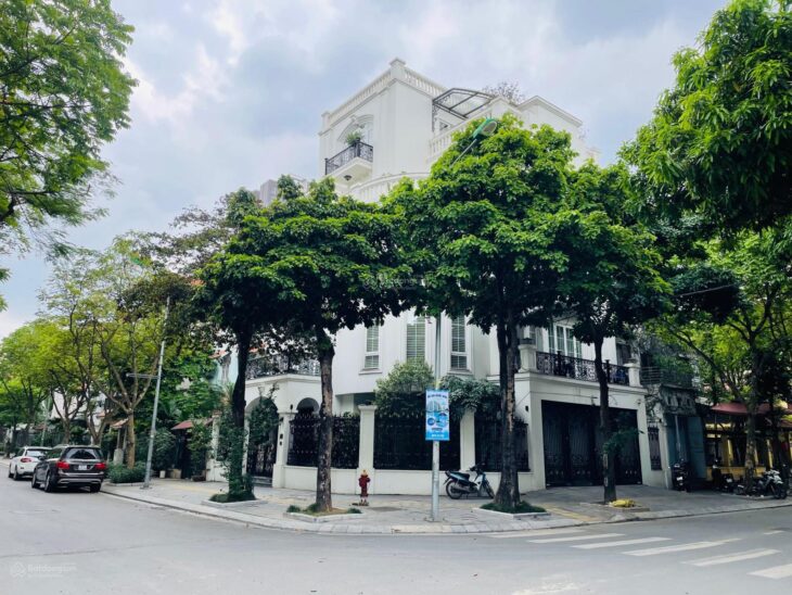 Chỉ 68,5 tỷ sở hữu ngay tòa biệt thự vị trí đắc địa nhất bán đảo Linh Đàm, diện tích 255m2, xung