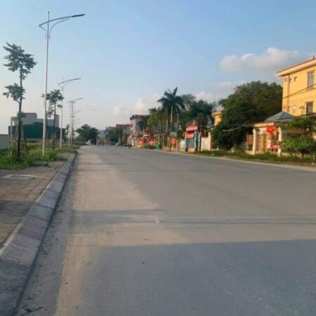 Cần bán giãn dân Hòa Phong, mặt ngoài đường liên xã 32m đối diện UBND xã Giá nhỉnh 4 tỷ