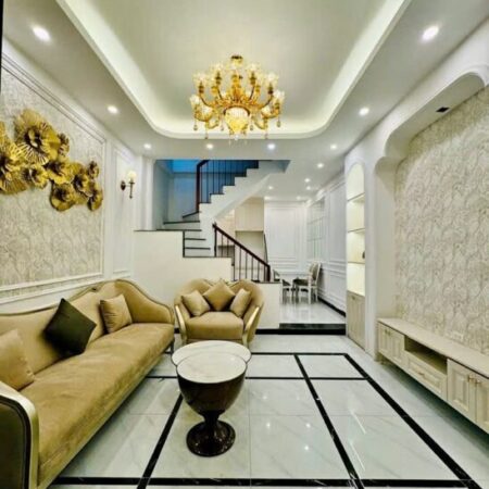 Phố Trạm,Long Biên nhà mới ở ngay,gần ô tô tránh DT 33m2 giá chỉ 6.5 tỷ