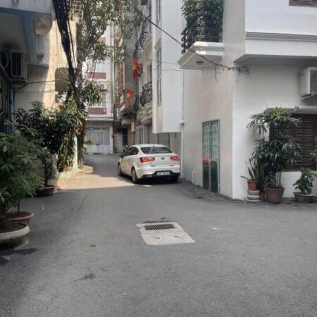 Bán nhà Hoàng Văn Thái 50m2.4T ô tô đỗ cổng nhà nở hậu thích hợp đầu tư