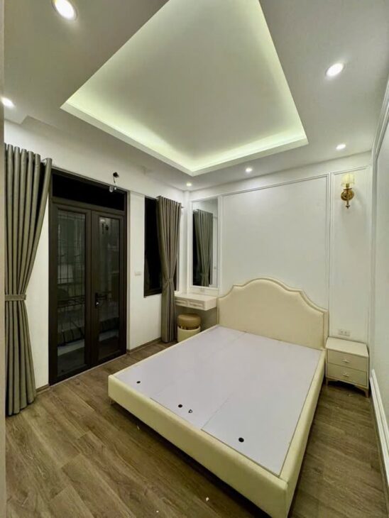 Phố Trạm,Long Biên nhà mới ở ngay,gần ô tô tránh DT 33m2 giá chỉ 6.5 tỷ