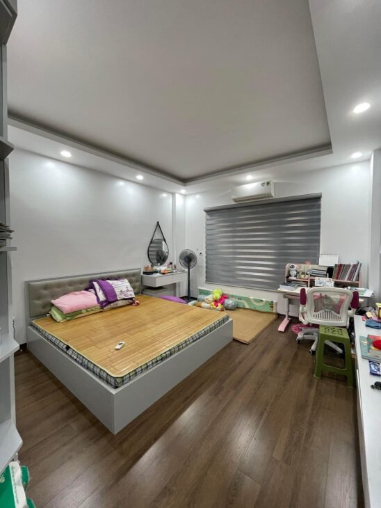 BÁN NHÀ KIM GIANG-HOÀNG ĐẠO THÀNH-THANH XUÂN-6T-THANG MÁY-13.5T. LH: 0982769586