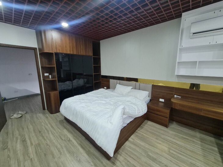 BÁN BIỆT THỰ TẠI NGUYỄN VĂN CỪ 90M2* 3 TẦNG* 14 TỶ, FULL NỘI THẤT, Ô TÔ VÀO NHÀ