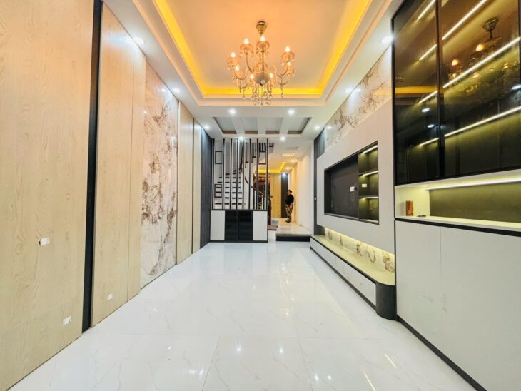 Bán nhà riêng tại Đội Cấn, 10.9 tỷ, 45 m2, 6PN, 5 tầng, mặt tiền đẹp, 10m ra phố