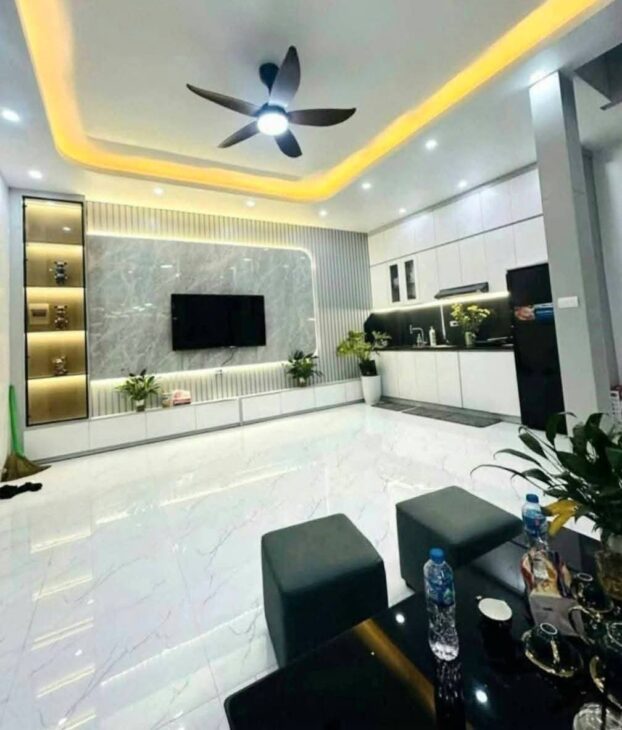 HIẾM CHỈ BÁN TRONG NGÀY PHÂN LÔ THANH XUÂN Ô TÔ ĐỖ CỬA GẦN HỒ, SỔ NỞ HẬU 45M2*5T, NHỈNH 8 TỶ.