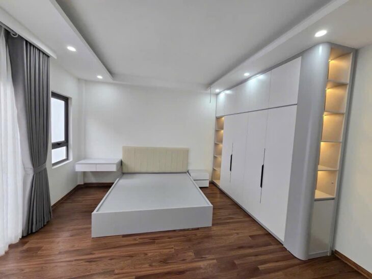 BÁN NHÀ BỒ ĐỀ 50M2* 4 TẦNG* 8.5 TỶ, FULL NỘI THẤT, Ô TÔ ĐỖ CỬA