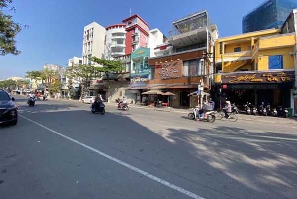 Mặt tiền 4 tầng kinh doanh đỉnh cao -gần vũ trường Phương Đông -Đống Đa – Giá chỉ 12.9 tỷ .